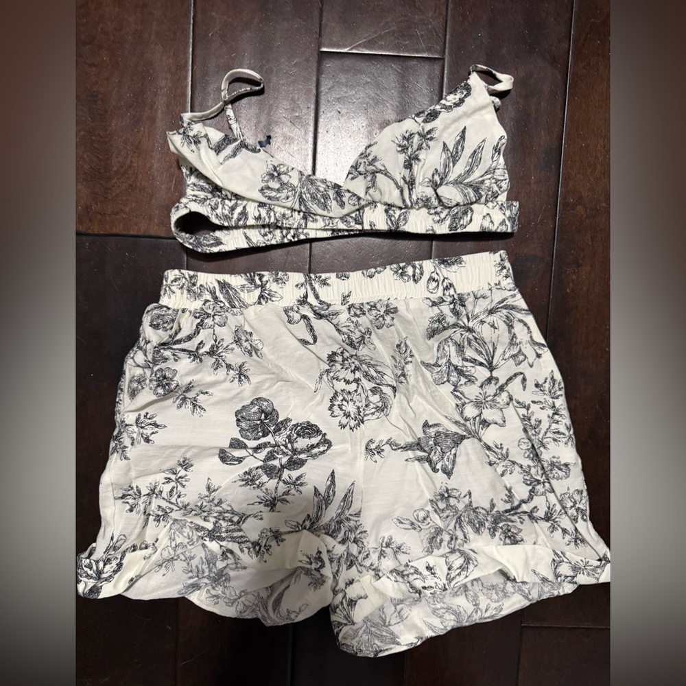 Commense Floral Print Three Piece Set - Picture 4 of 5